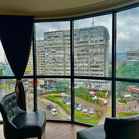 Panorama Center Apartment *